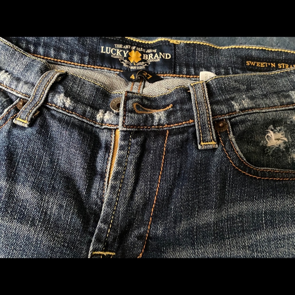 Women’s distressed Sweet n’ Straight Lucky jeans